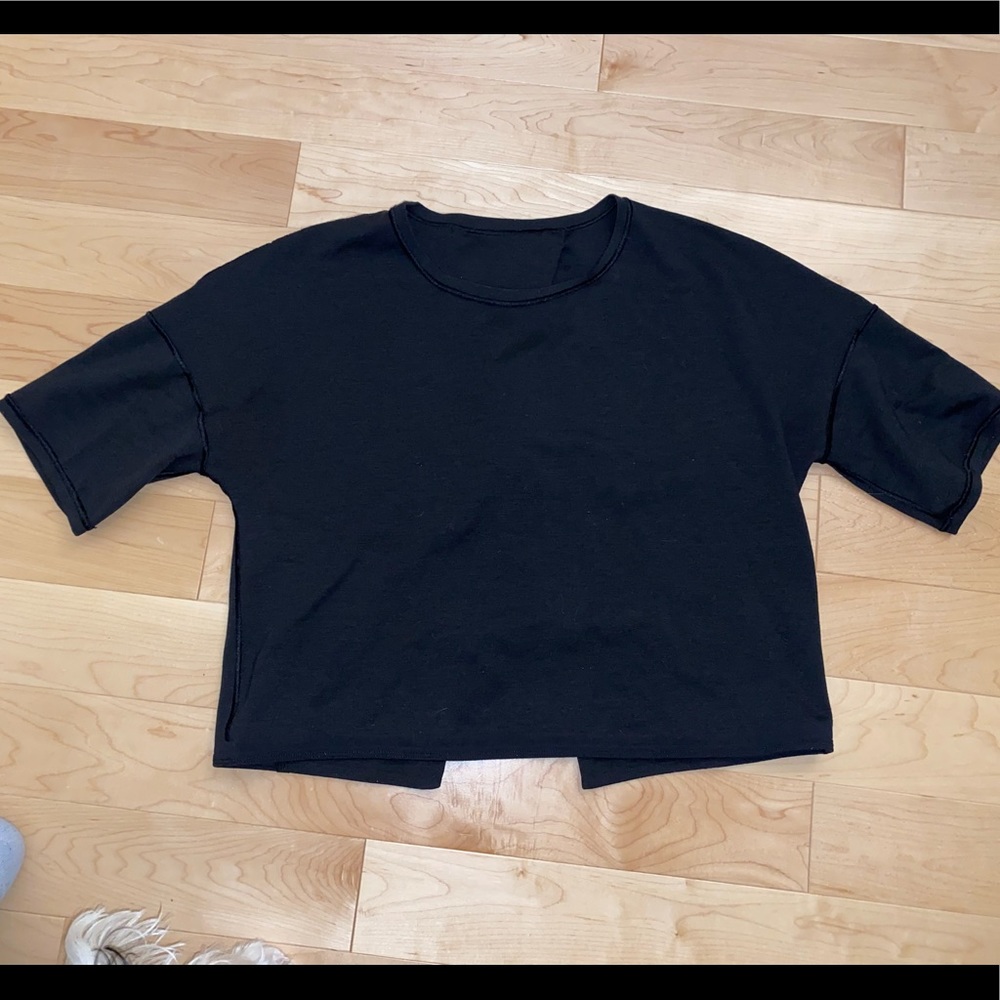 Lululemon Cropped open back tee